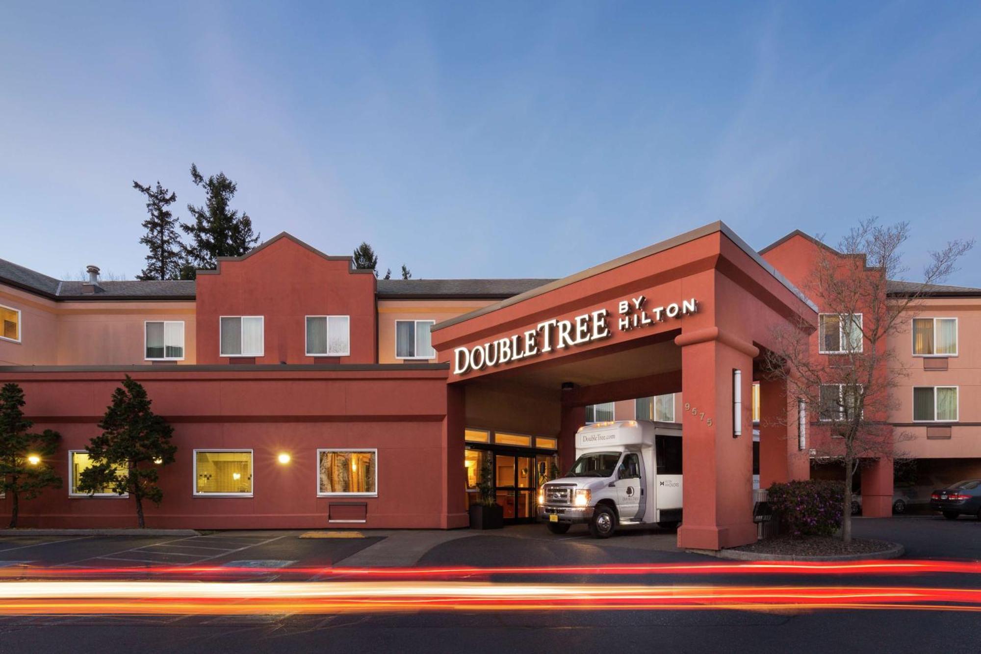 Hotel Doubletree By Hilton Portland Tigard Exterior foto